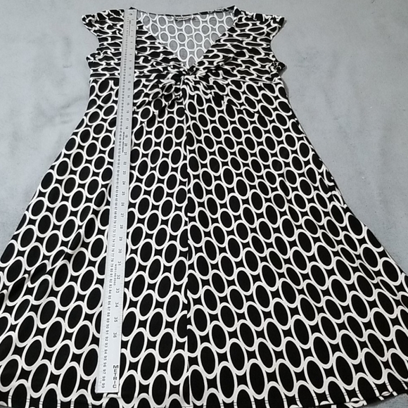 selina Studio black and white patterned dress. - Picture 8 of 8